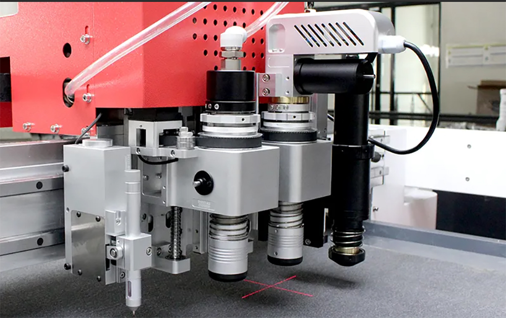 3. 柔性材料数控裁切设备 CNC Flexible Material Cutting Machinery.jpg
